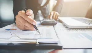 3 Financial Red Flags Experts Say to Watch in 2025–2026…